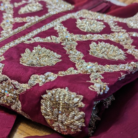 Indian Bridal wear/Pakistani dress, Raw silk, Engagement dress, Small to Medium - Picture 2 of 3